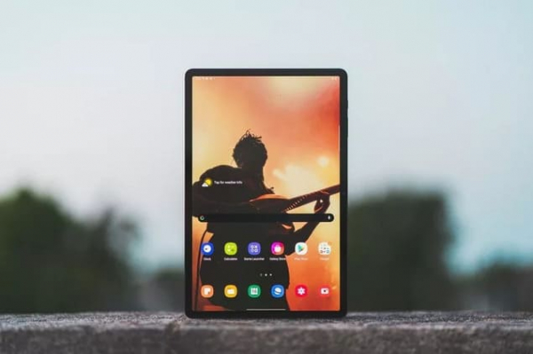 Сравнение: Samsung Galaxy Tab S8 Ultra против Tab S7 Plus